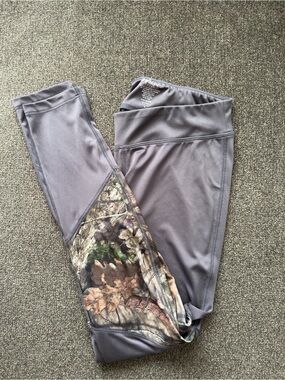 Wilderness Dreams Leggings with Camo Accent mossy oak women’s medium